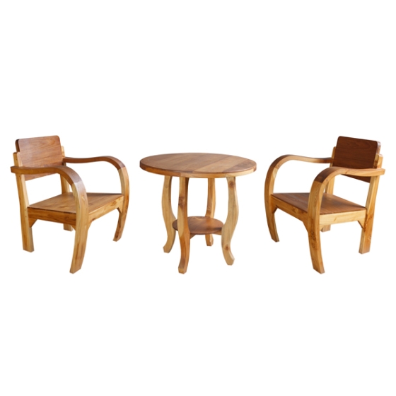 Coffee Table with 2 Chairs